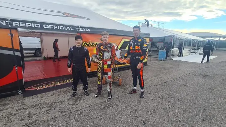 Yuki Tsunoda e Alex Albon a Lonato