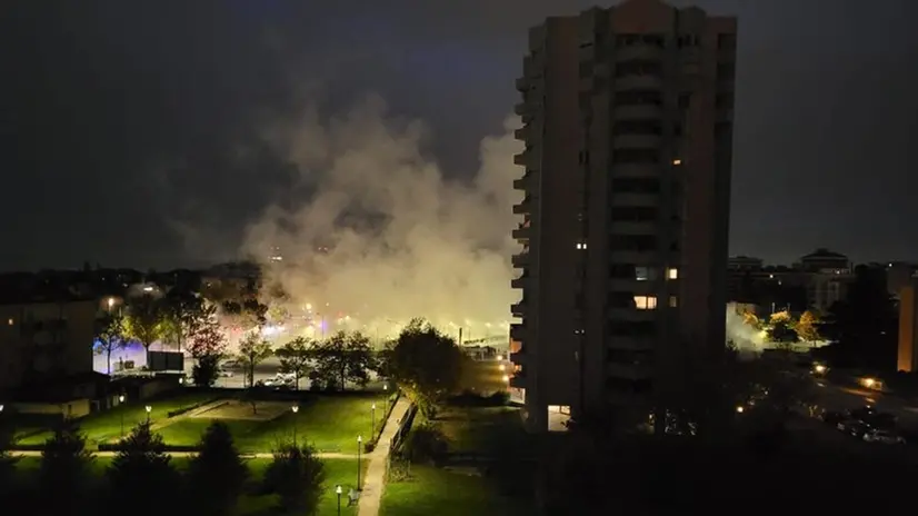 Perdita sulla rete di A2A, acqua calda per strada a Lamarmora