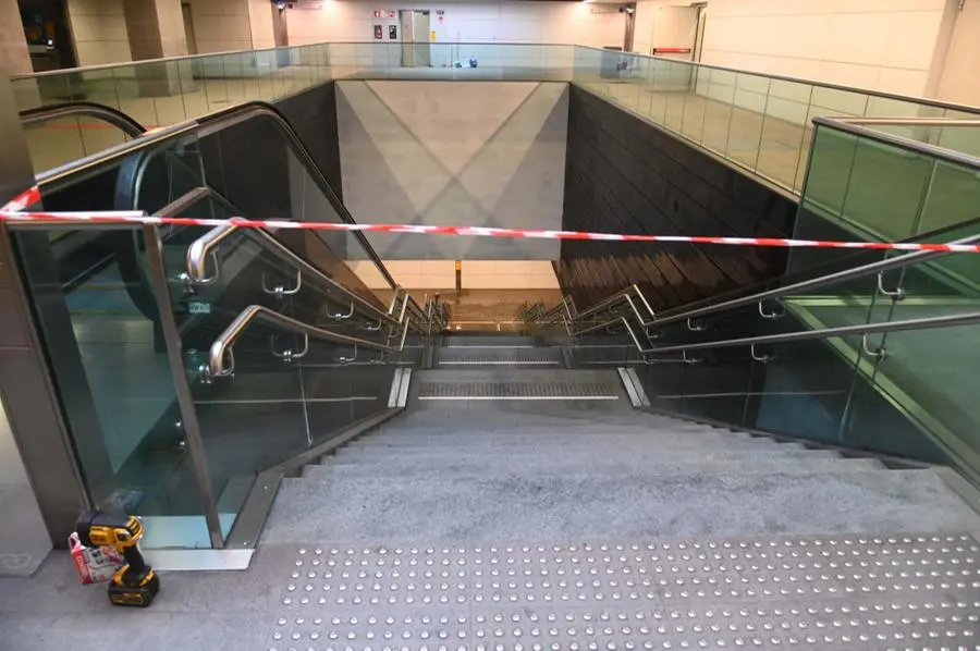 La stazione metro di Lamarmora chiusa per il guasto alla rete di A2A - Foto Gabriele Strada /Neg © www.giornaledibrescia.it