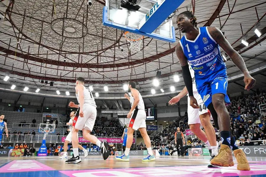 Brescia 74-Virtus Bologna 103