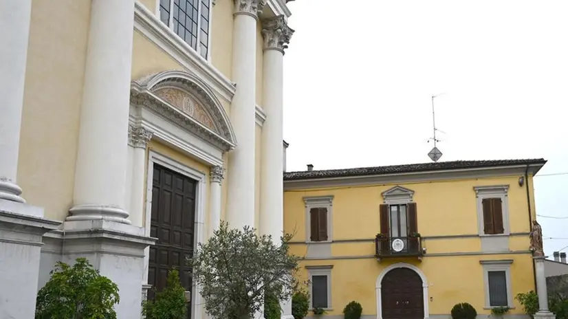 La parrocchiale e la canonica di Pontevico © www.giornaledibrescia.it