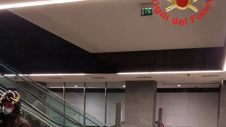 Perdita lungo la rete del teleriscaldamento, allagata la stazione metro di Lamarmora