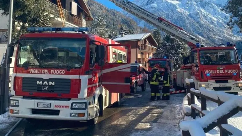 I Vigili del fuoco impegnati con 4 squadre - © www.giornaledibrescia.it