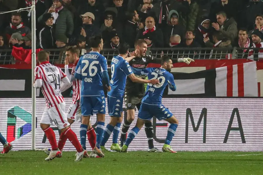 Jesse Joronen durante la partita contro il Vicenza