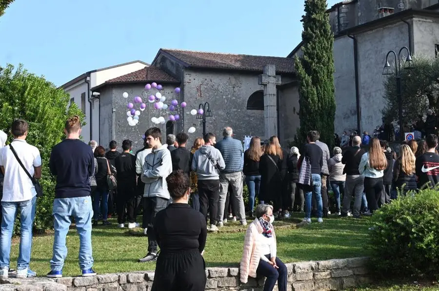 I funerali di Viola a Portese
