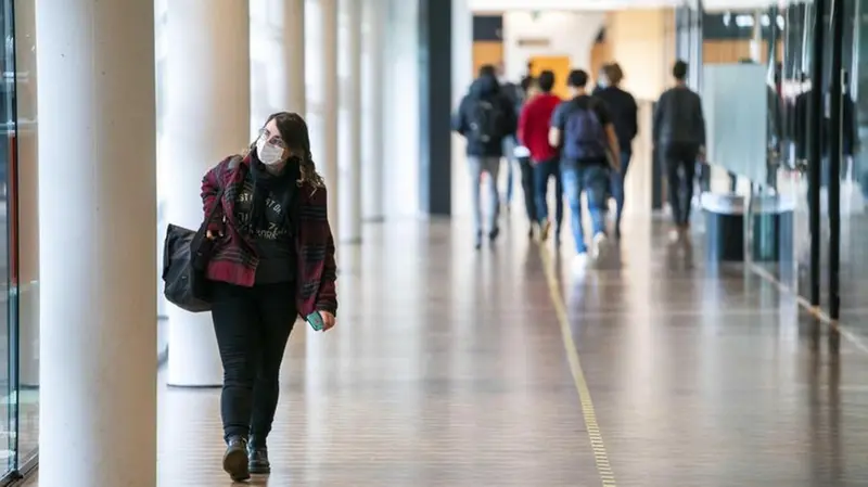 Obbligo di mascherina anche all'università in Olanda- © Foto Epa/ Jeroen Jumelet