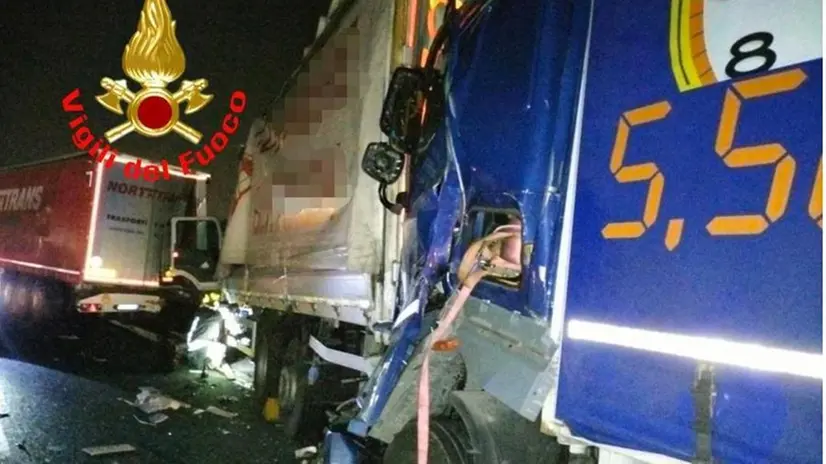 I tir coinvolti nello schianto in A4
