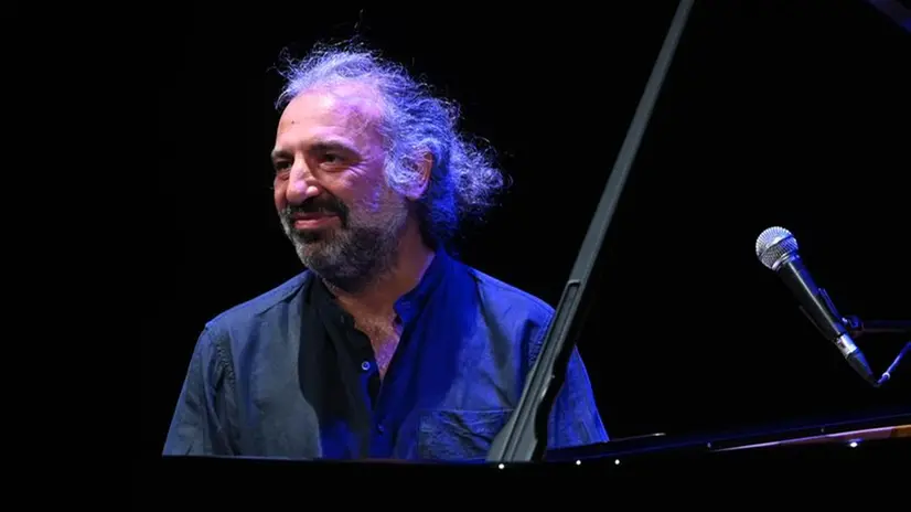Bollani spumeggiante al Grande per i 60 anni della Berlucchi