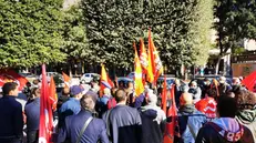 La protesta di Cobas e Usb Trasporti in stazione a Brescia