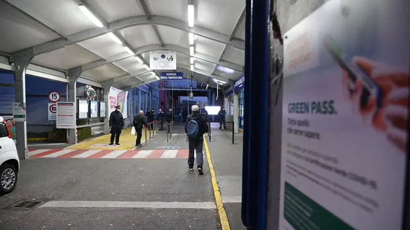Green pass obbligatorio per lavorare, il primo giorno