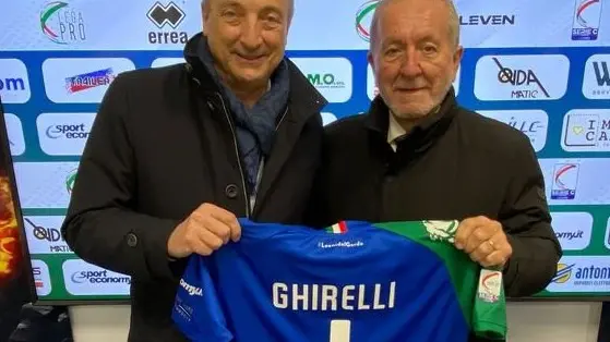 I presidenti della FeralpiSalò, Giuseppe Pasini, e della LegaPro Francesco Ghirelli - © www.giornaledibrescia.it