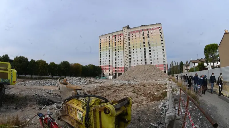 Cantiere aperto alla torre Tintoretto di San Polo