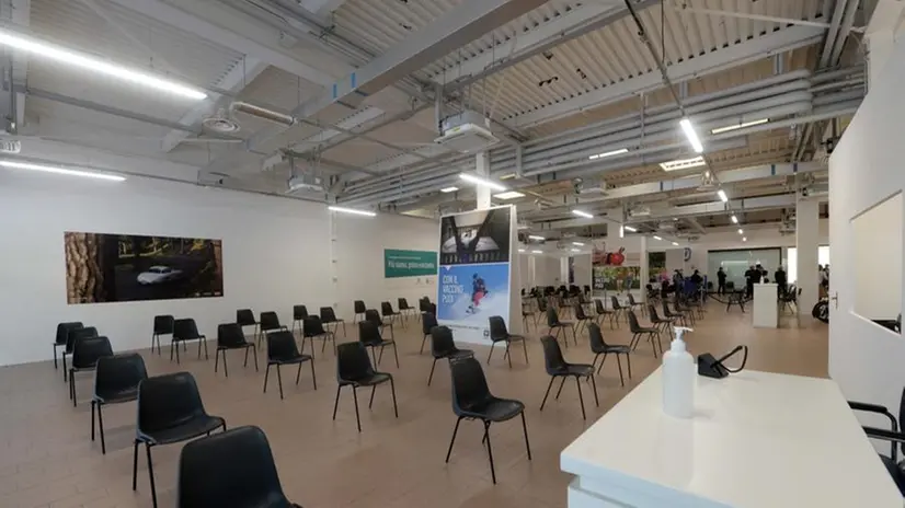 L'inaugurazione del nuovo hub vaccinale di Sant'Eufemia
