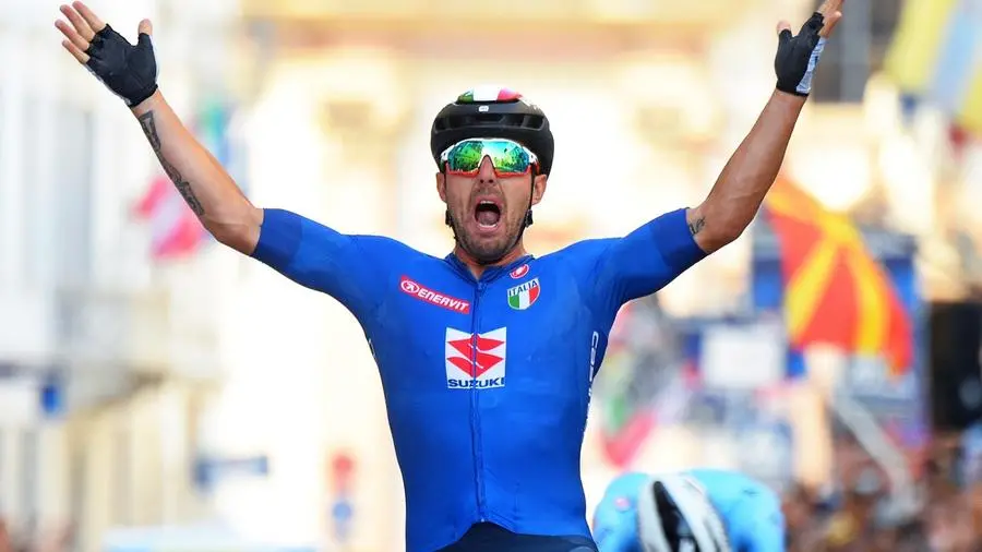 A Trento. L’urlo di gioia di Colbrelli all’arrivo del campionato europeo