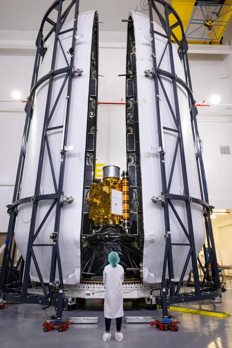 Il lancio dello SpaceX Falcon 9: il satellite anti-asteroide Dart è in volo