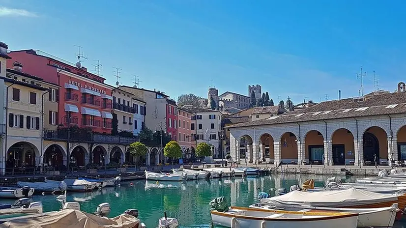 La stazione Tav per il Basso Garda dovrebbe sorgere vicino al casello dell’A4 di Sirmione - Foto © www.giornaledibrescia.it