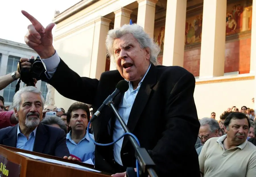 Addio a Theodorakis, morto a 96 anni: compose la «Danza di Zorba»