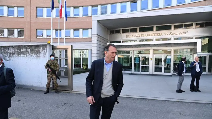 Il patron del Brescia Massimo Cellino fuori dal tribunale di Brescia - Foto Gabriele Strada /Neg © www.giornaledibrescia.it