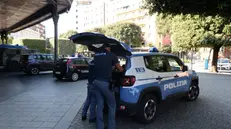 Più agenti di Polizia che manifestanti in stazione a Brescia