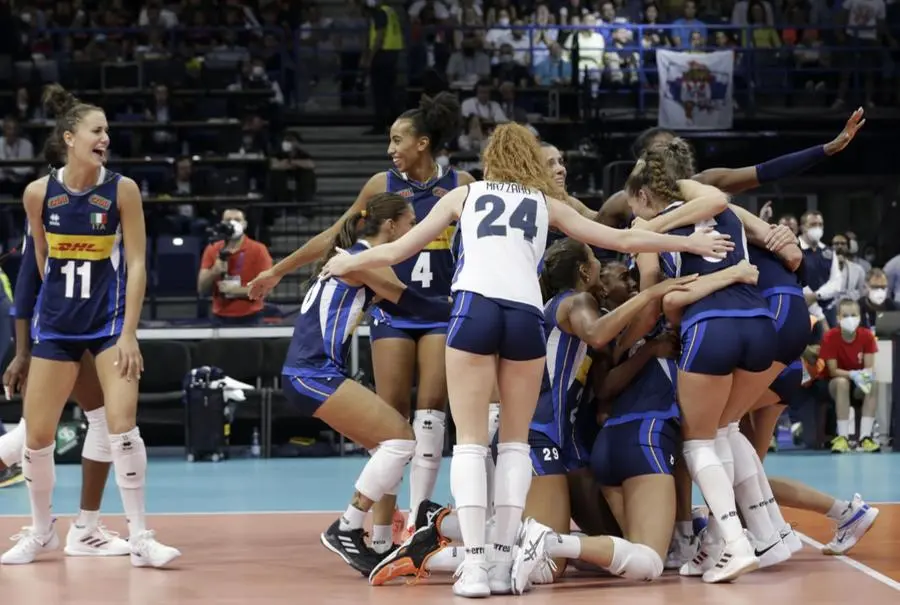 L'Italia ha vinto gli Europei di volley (col numero 11 la bresciana Anna Danesi)