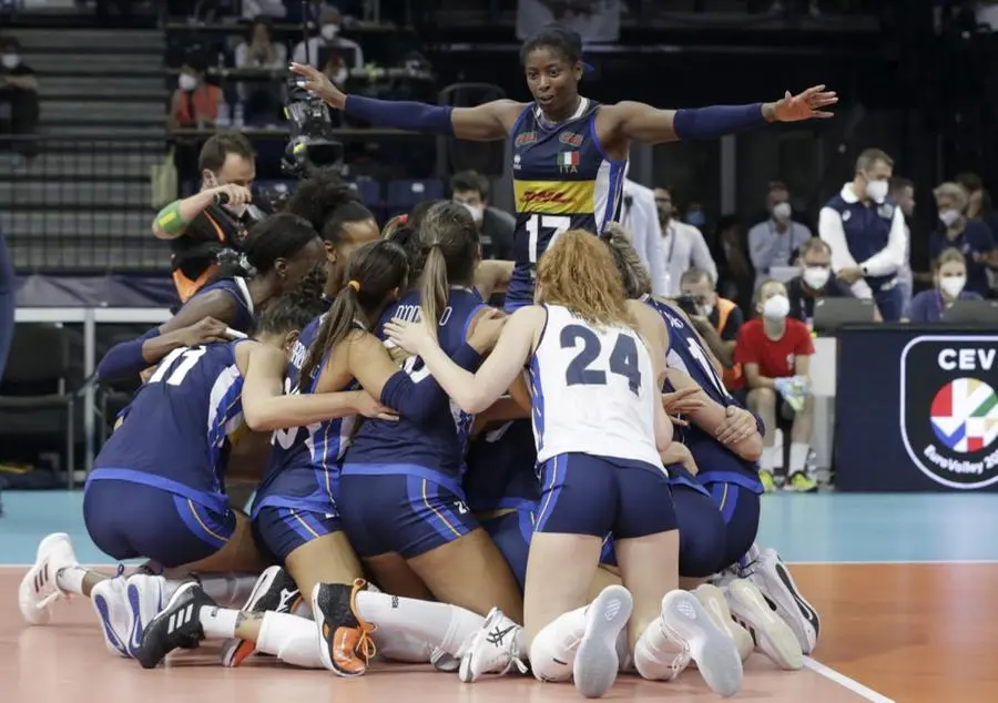 L'Italia ha vinto gli Europei di volley (col numero 11 la bresciana Anna Danesi)