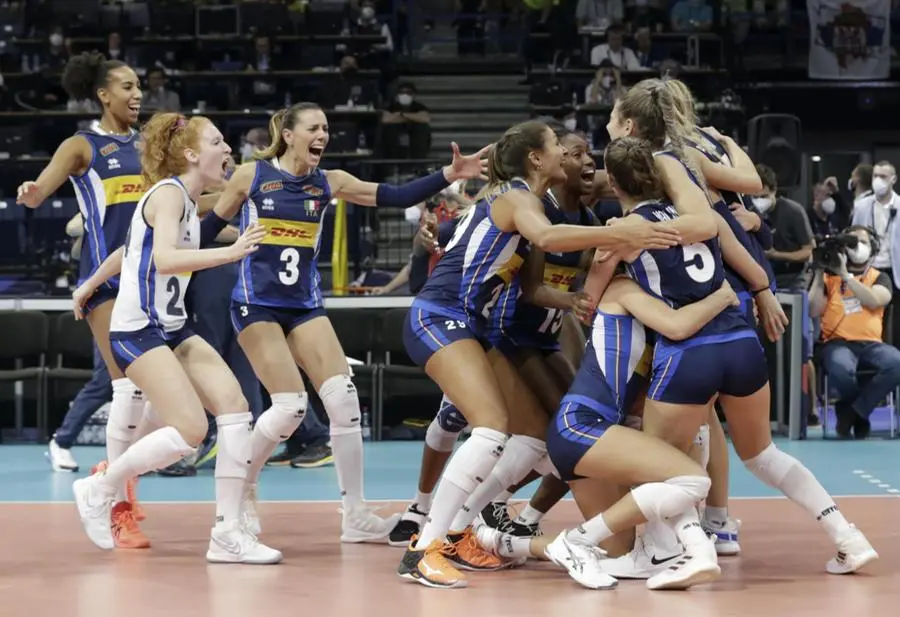 L'Italia ha vinto gli Europei di volley (col numero 11 la bresciana Anna Danesi)