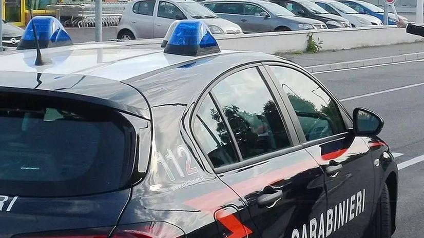 I carabinieri al lavoro per rintracciare i ladri -  © www.giornaledibrescia.it