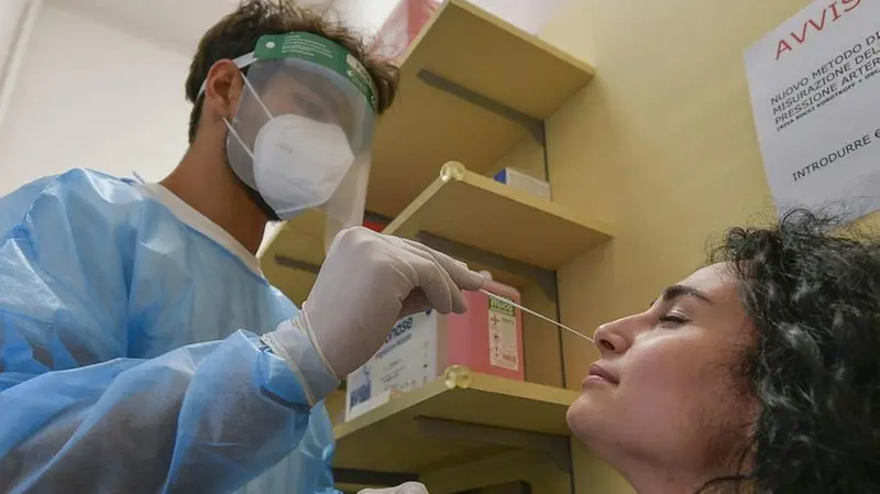 Tampone ogni 48 ore per i non vaccinati che vogliono il Green pass -   © www.giornaledibrescia.it