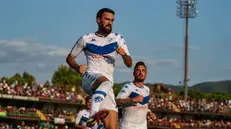 Riad Bajic esulta dopo uno dei gol segnati a Terni nella prima di campionato - Foto New Reporter Nicoli  © www.giornaledibrescia.it