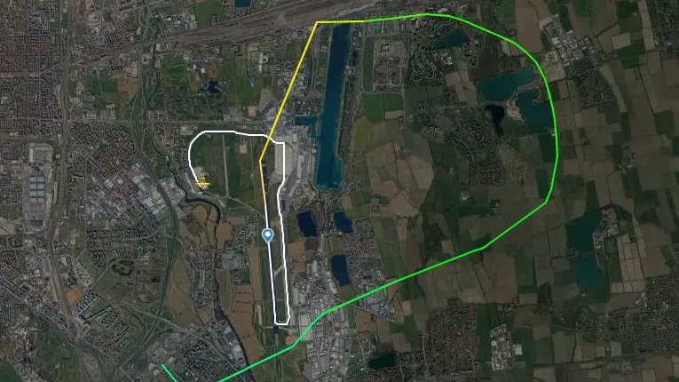 In verde l'ultima parte della rotta compiuta dall'aereo precipitato a San Donato - Immagine tratta da www.flightradar24.com