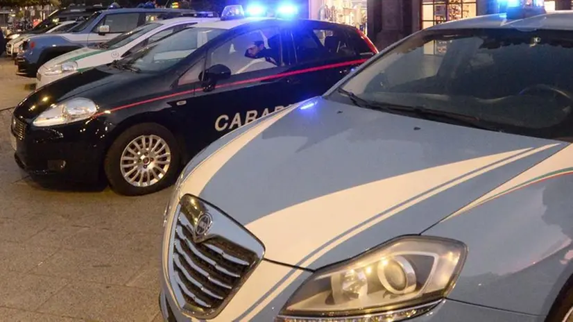 Polizia e Carabinieri in azione insieme (archivio) © www.giornaledibrescia.it