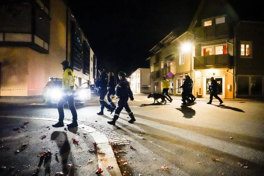 Norvegia: con arco e frecce uccide e ferisce