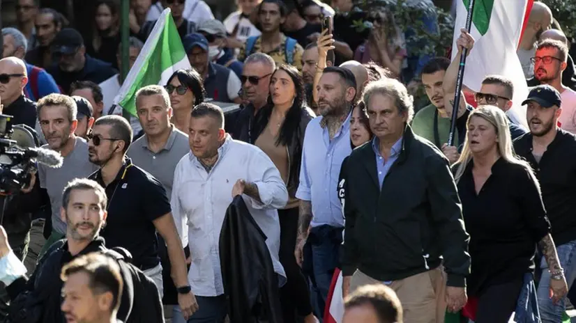 Fiore e Castellino alla manifestazione no Green pass di Roma © www.giornaledibrescia.it