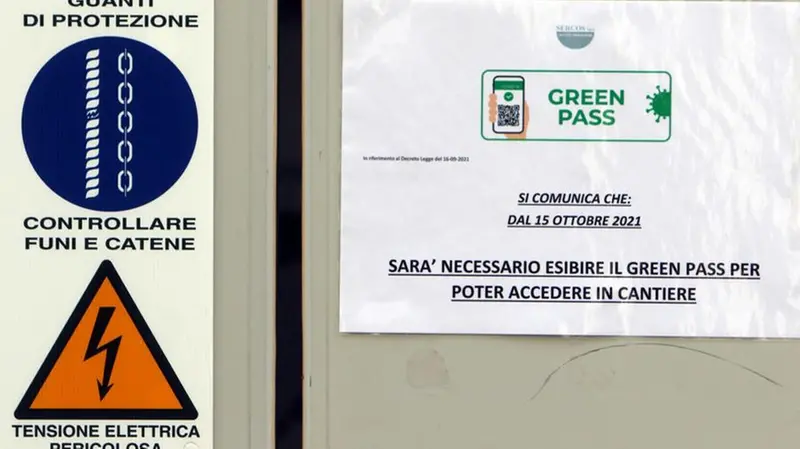 Scatta l'obbligo di Green Pass anche nei cantieri - Foto Ansa © www.giornaledibrescia.it