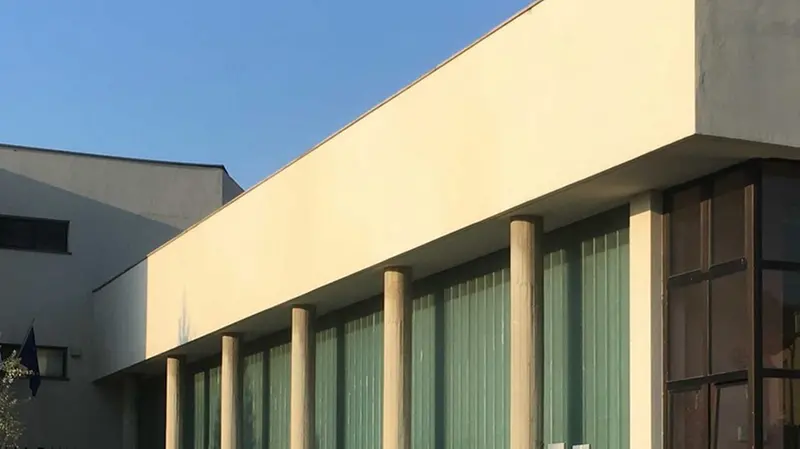 L’Istituto Medi di Salò frequentato dalla 15enne - © www.giornaledibrescia.it