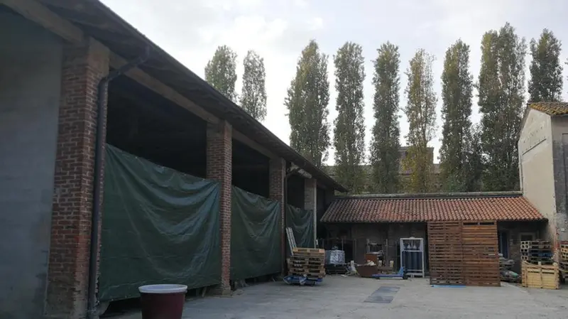 La parte della cascina che ospiterà le botteghe