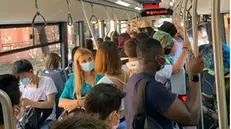 Studenti sui mezzi pubblici (foto di archivio) - © www.giornaledibrescia.it