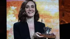 La scrittrice Giulia Caminito, vincitrice del Premio Campiello 2021 - Foto Ansa/Andrea Merola © www.giornaledibrescia.it