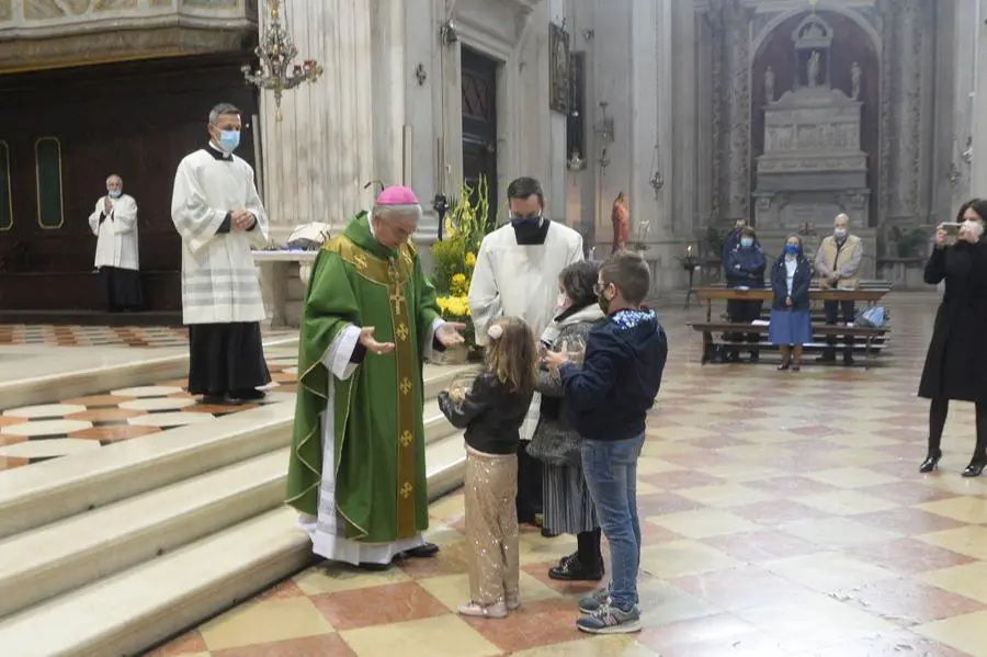 In Duomo la messa presieduta dal vescovo