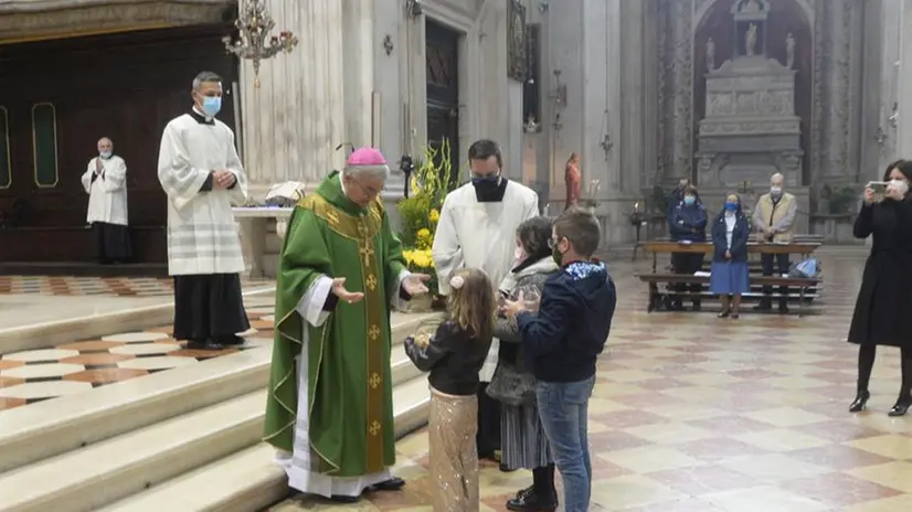 In Duomo la messa presieduta dal vescovo
