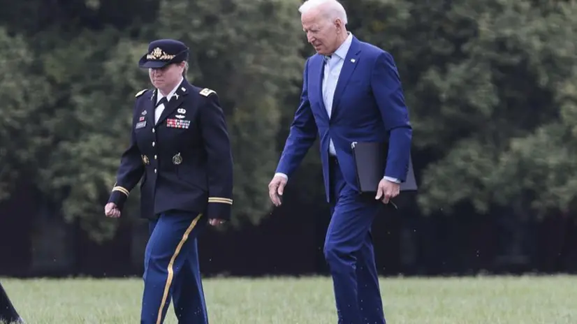 Joe Biden arriva al Fort Lesley J. McNair a Washington - Foto Ansa/Pool/Oliver Contreras © www.giornaledibrescia.it