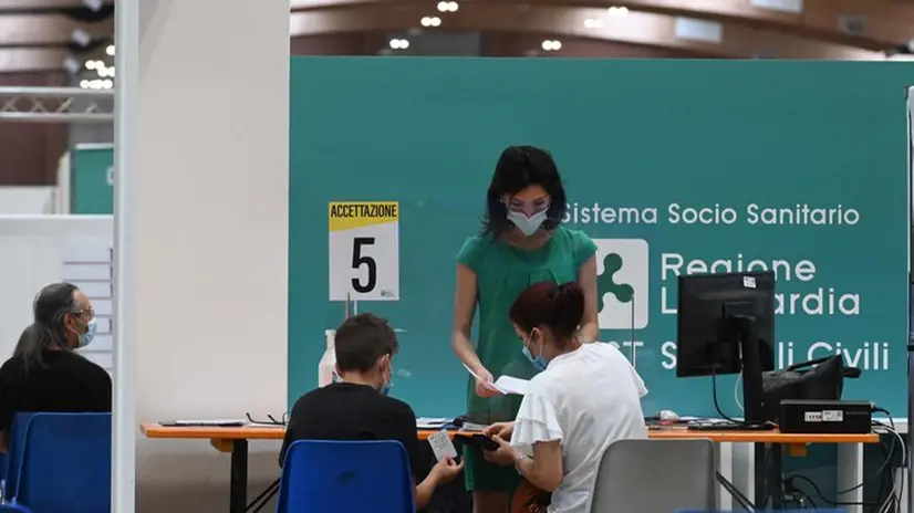 Il centro vaccinale in Fiera