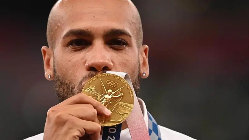 La premiazione di Marcell Jacobs alle Olimpiadi di Tokyo 2020