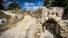 Pompei, scoperta una tomba con un corpo mummificato