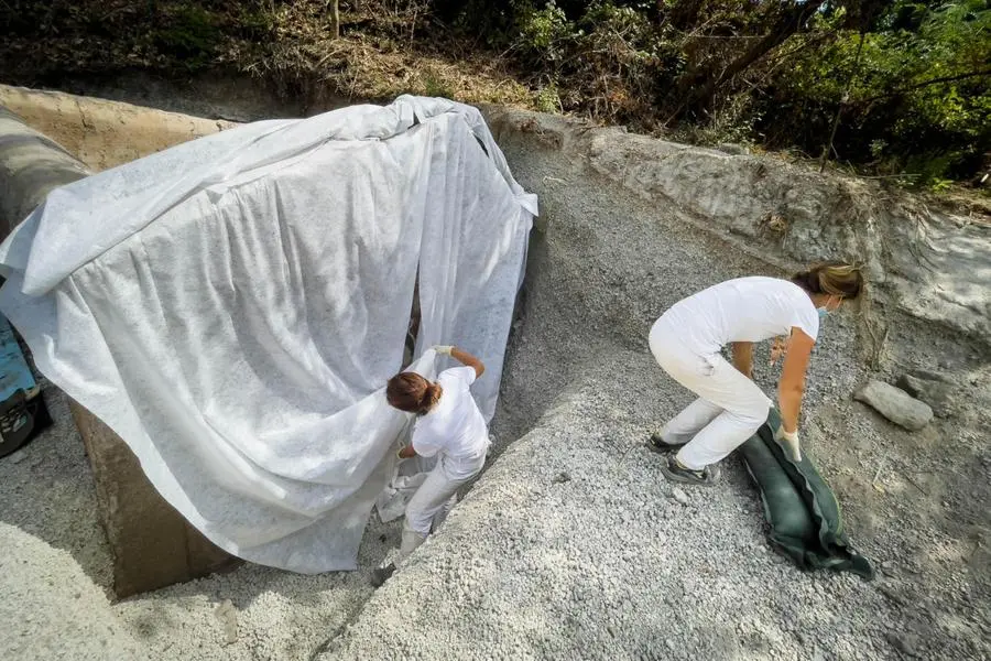 Pompei, scoperta una tomba con un corpo mummificato