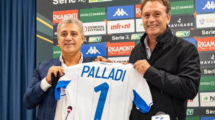 Brescia Calcio, presentate le nuove maglie delle rondinelle