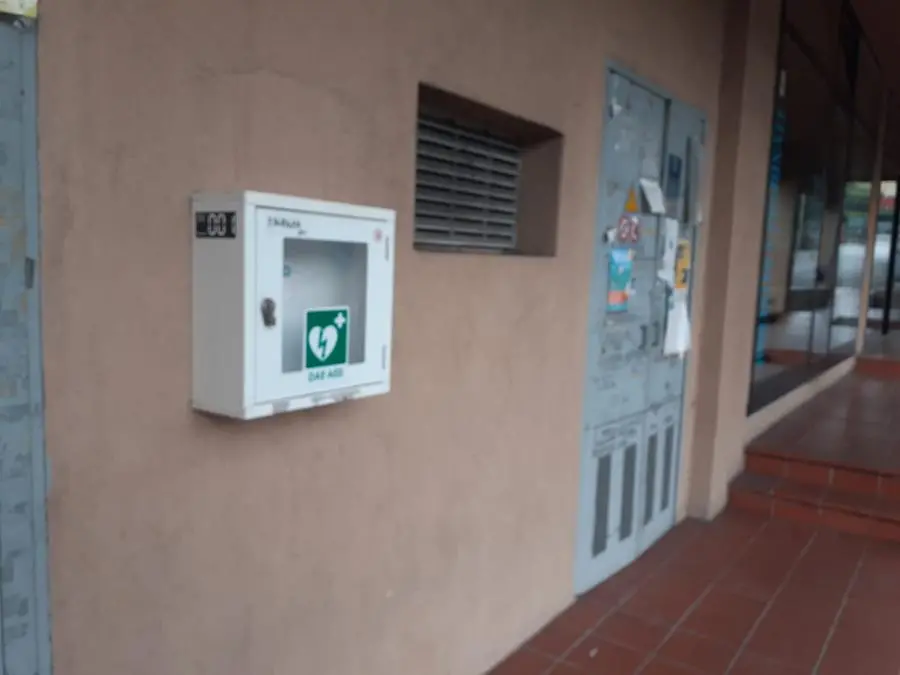 Rubato il defibrillatore a Sale Marasino