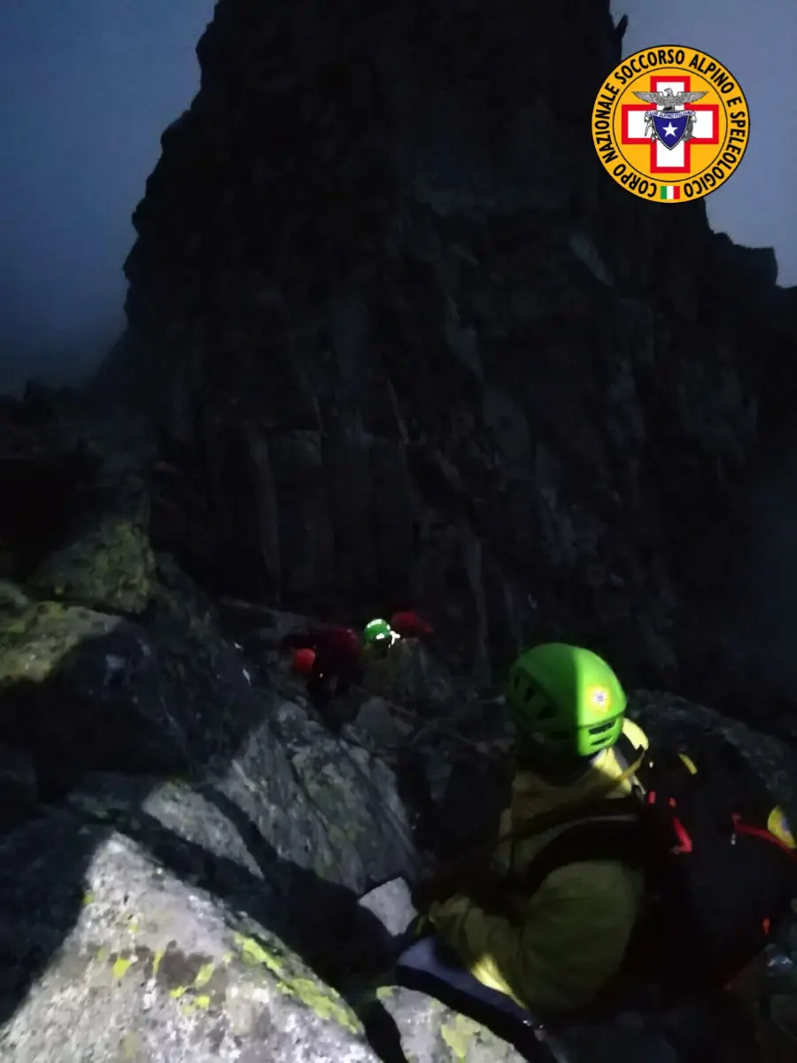 Alpinisti bloccati in ferrata sul Corno di Grevo, in salvo a mezzanotte