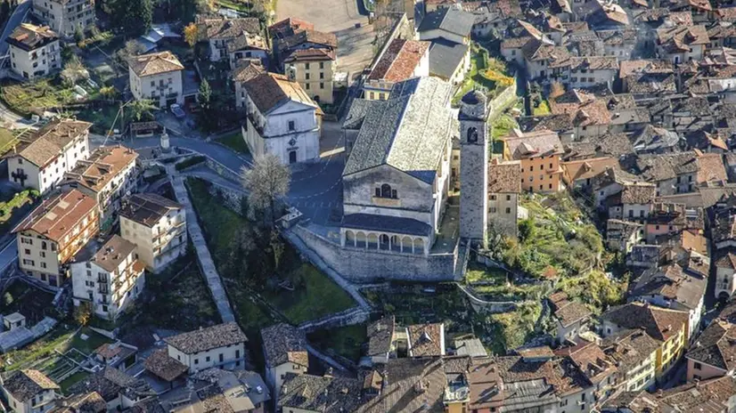 Una panoramica di Bagolino, paese del Carnevale: se ne parla nella guida - Foto BAMSphoto