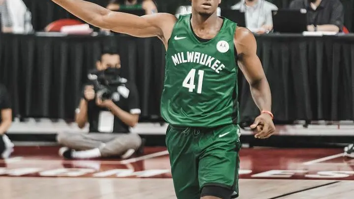 Paul Eboua, nella Summer League con i Milwaukee Bucks